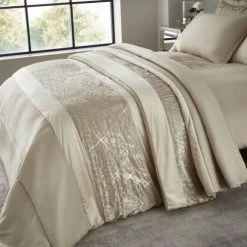 Top 10 ๐ Catherine Lansfield Catherine Lansfield Velvet Sparkle Champagne Bedspread ๐งจ