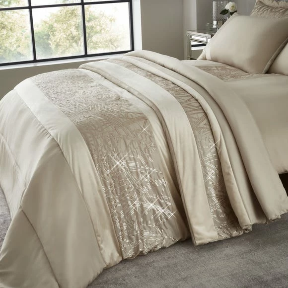 Top 10 ๐ Catherine Lansfield Catherine Lansfield Velvet Sparkle Champagne Bedspread ๐งจ