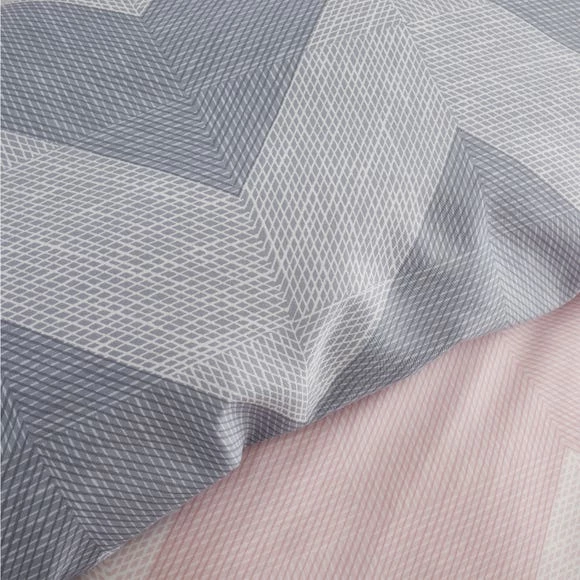 Budget 🎉 Catherine Lansfield Catherine Lansfield Chevron Geo Pink and Grey Duvet Cover and Pillowcase Set Twin Pack 💯 - Image 4